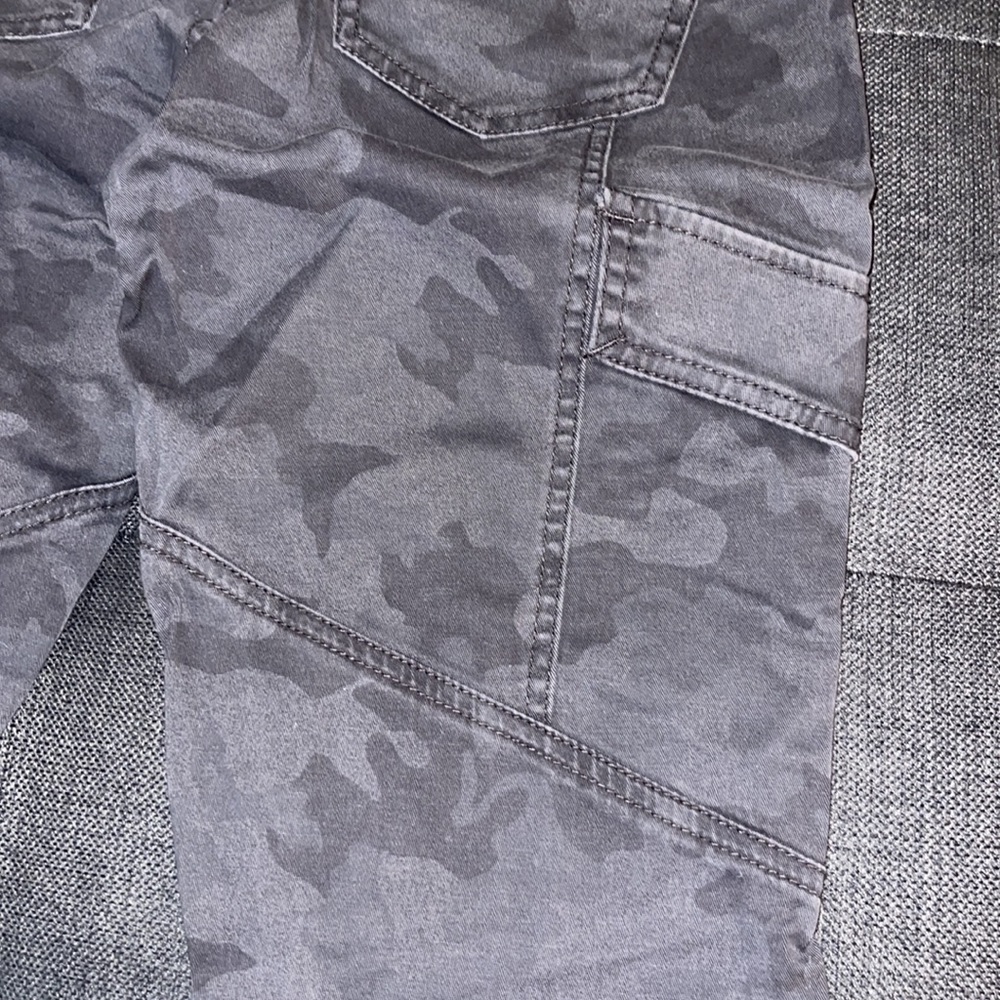 Supplies Camouflage Pants - Picture 4 of 4